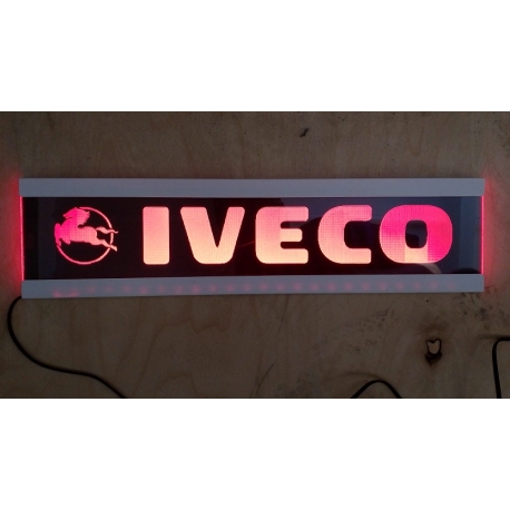 Gravírozott LED-es tábla IVECO